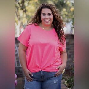 NWT Sew in Love Neon Hot Pink Short Sleeve Front Twist Top size 1XL